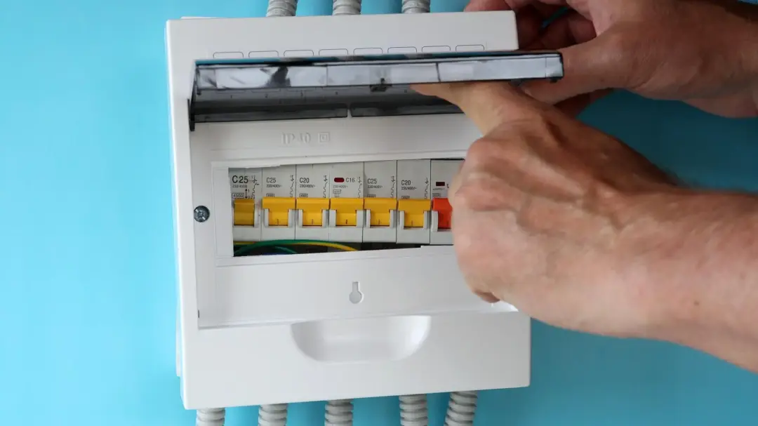 Modern consumer unit replacement